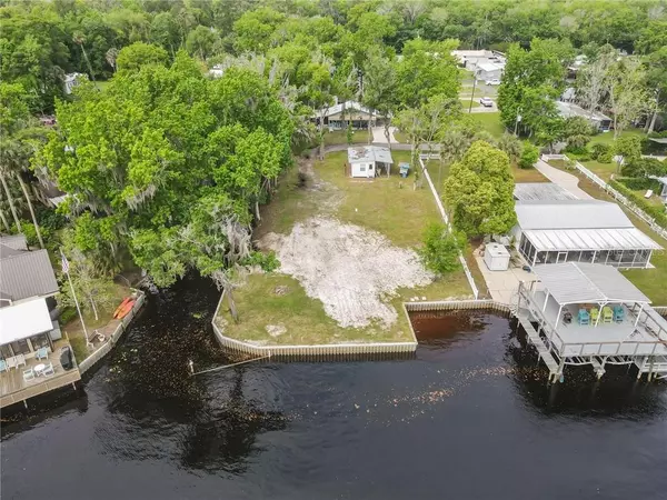56108 SAWGRASS RD, Astor, FL 32102