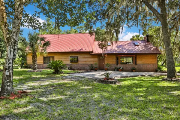 2290 MUD LAKE RD, De Leon Springs, FL 32130