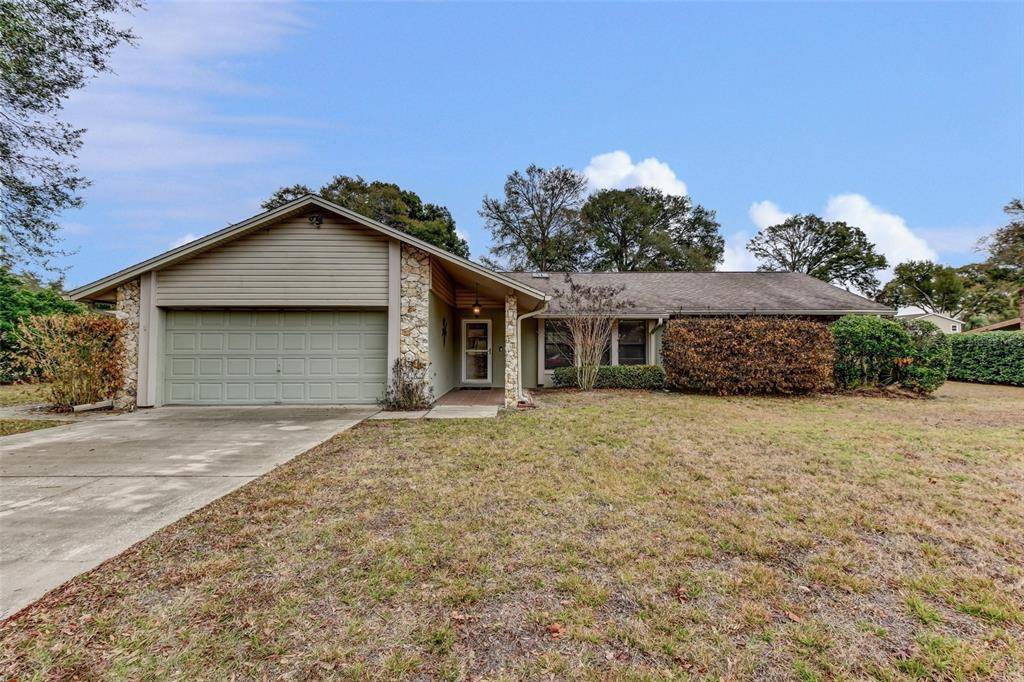 1251 VALLEY VIEW LN, Deland, FL 32720