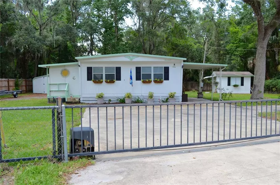 24007 RIVER RD, Astor, FL 32102