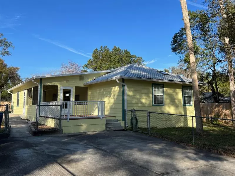 5084 UPSON AVE, De Leon Springs, FL 32130