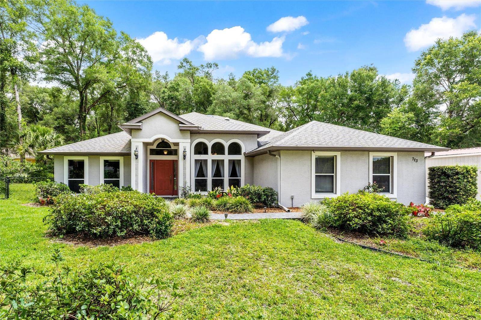 713 N RIDGEWOOD AVE, Deland, FL 32720