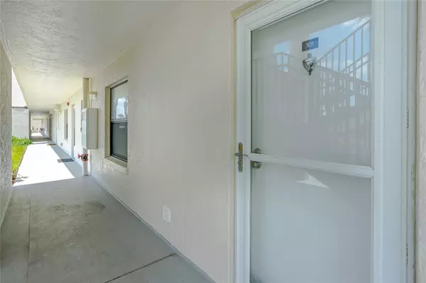 Ormond Beach, FL 32176,3100 OCEAN SHORE BLVD #1010