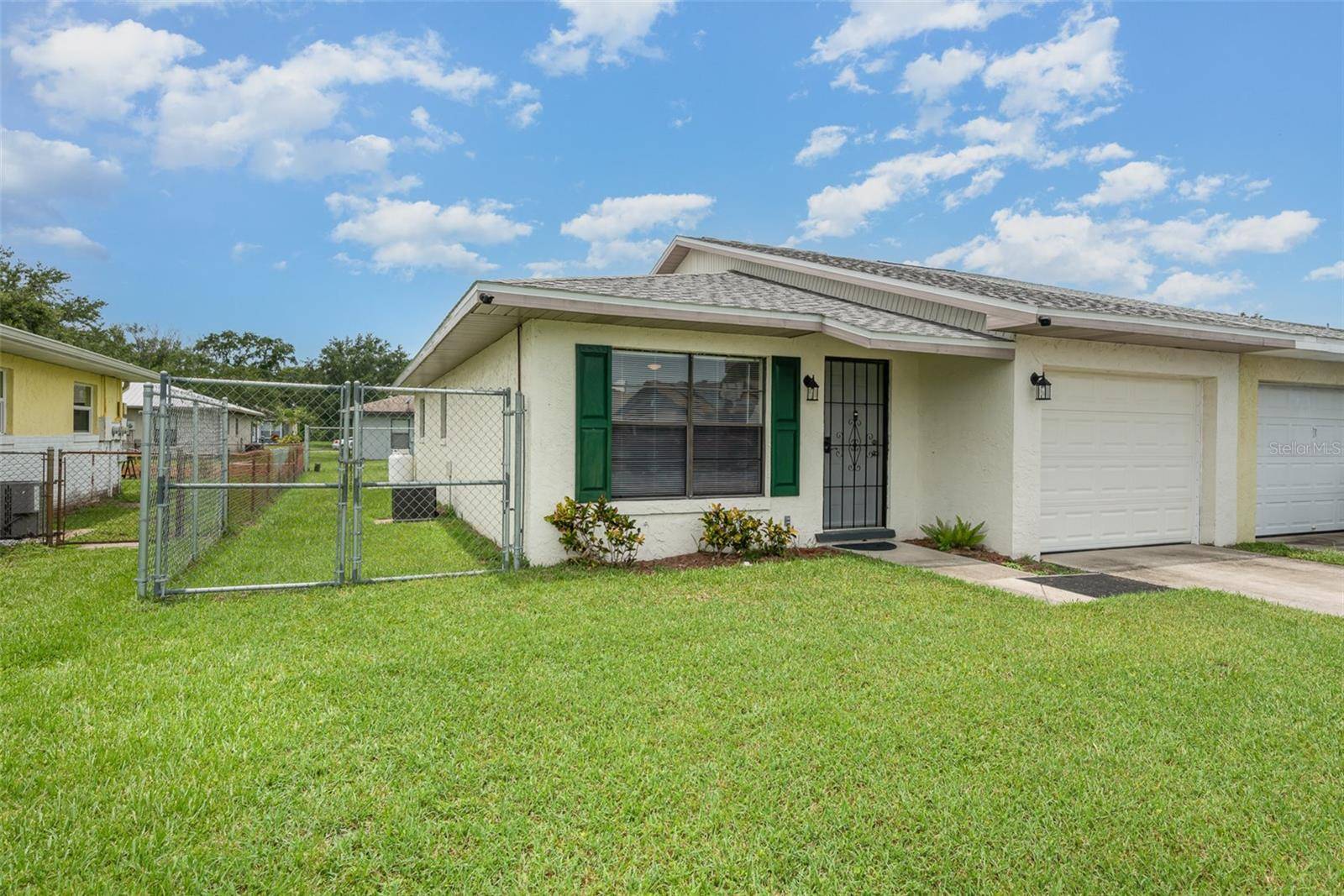 20 E TOWNE PL,  Titusville,  FL 32796