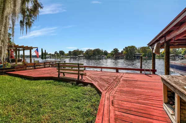 Astor, FL 32102,1625 RIVER RD