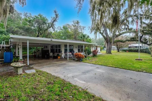 724 ALBERT LN, Deland, FL 32720