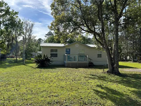 23823 RIVER RD, Astor, FL 32102