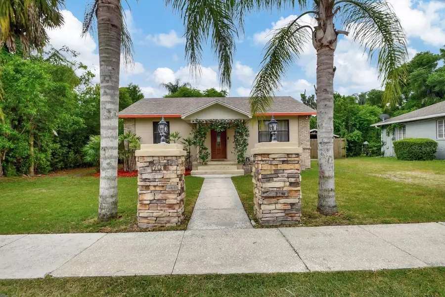 904 W RICH AVE, Deland, FL 32720