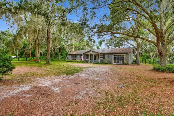 Paisley, FL 32767,25716 FISHERMANS RD