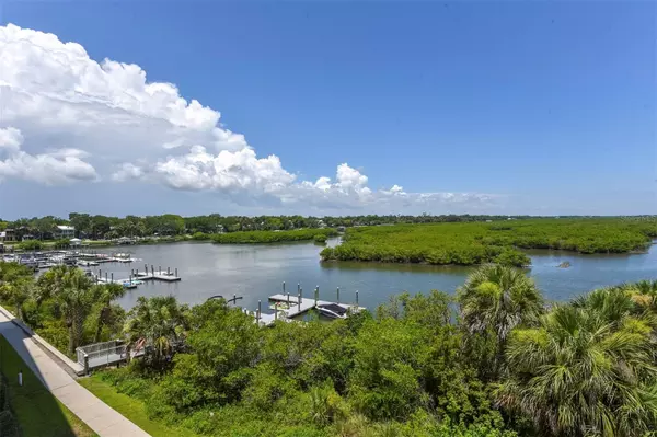 New Smyrna Beach, FL 32169,5 RIVERWALK DR #406