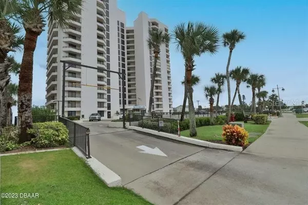 Daytona Beach Shores, FL 32118,3855 S ATLANTIC AVE #1405