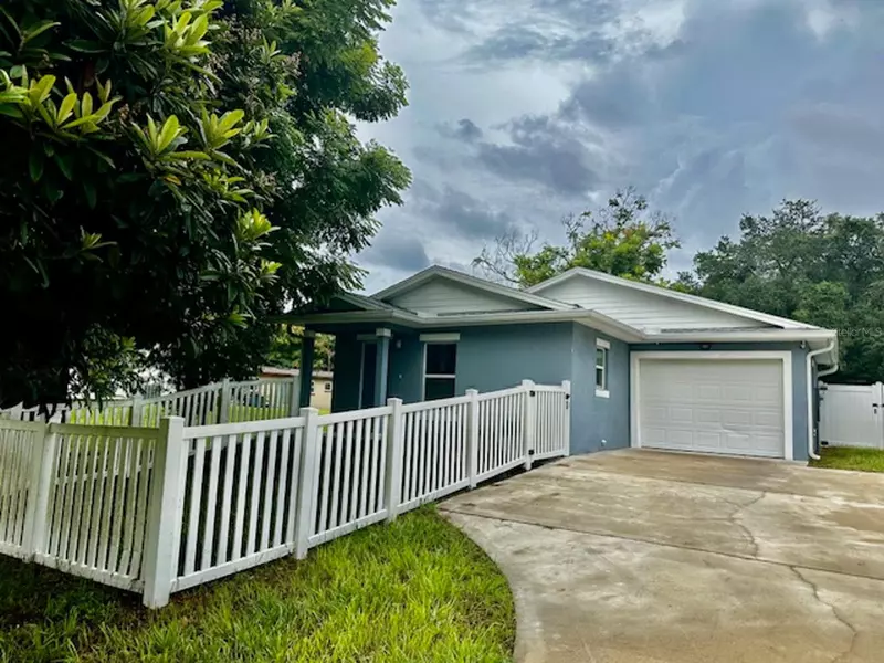 1415 S ADELLE AVE #B, Deland, FL 32720