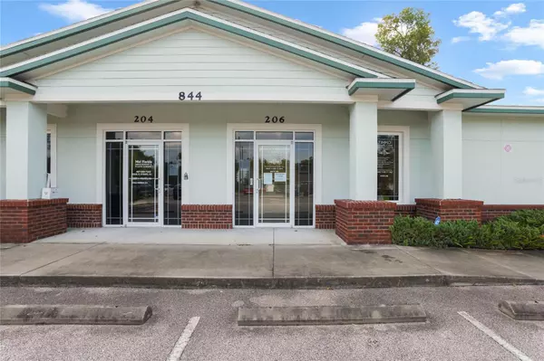 Deland, FL 32720,844 N STONE ST #206