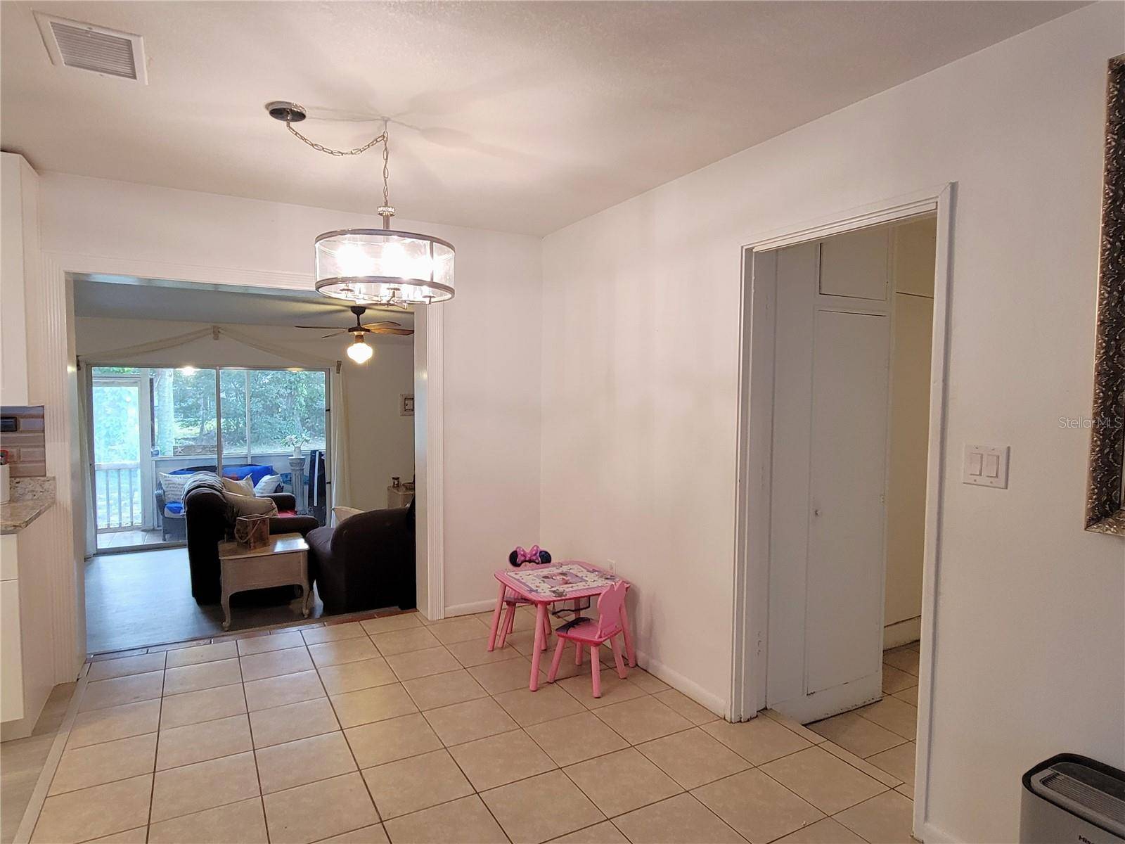 Deland, FL 32724,906 E WISCONSIN AVE