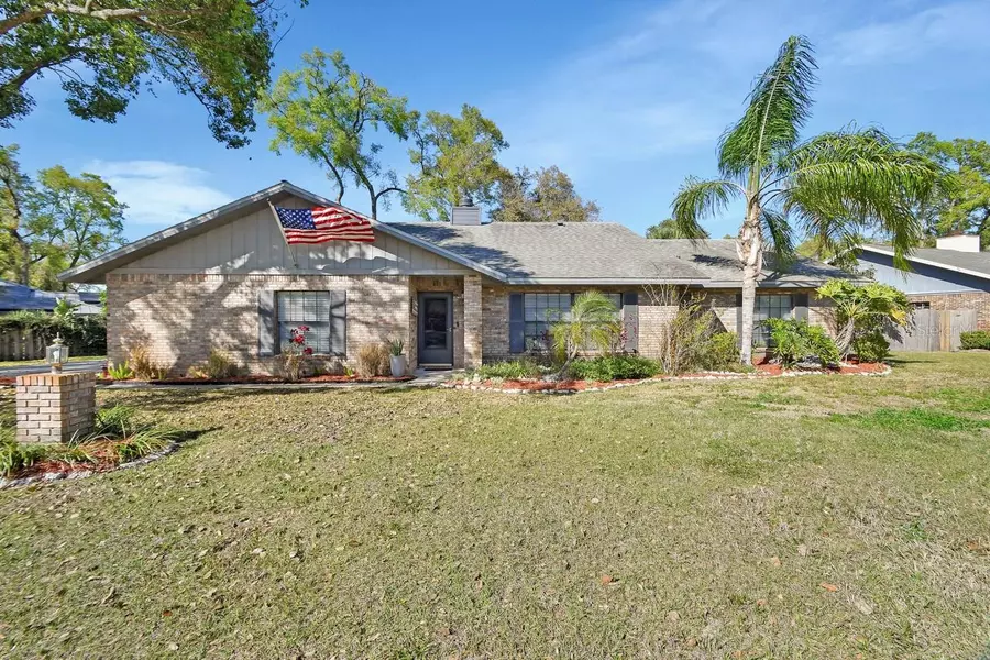 725 BRIARCREST DR, Orange City, FL 32763