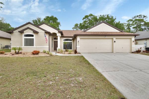 1933 OAK ESTATES DR, Orange City, FL 32763