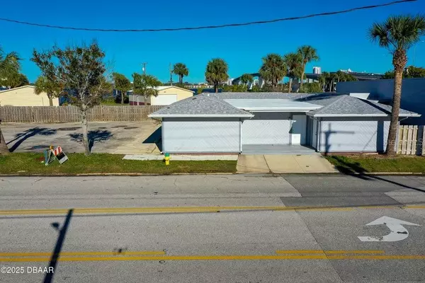 923 N BEACH ST, Daytona Beach, FL 32117