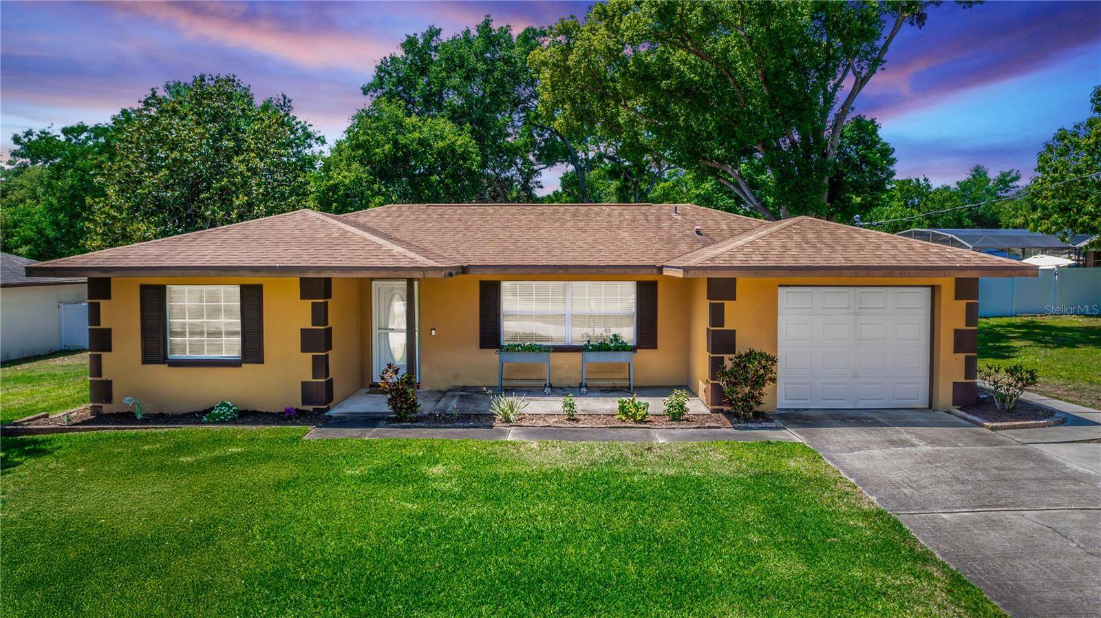 242 LINDA VISTA ST, Debary, FL 32713