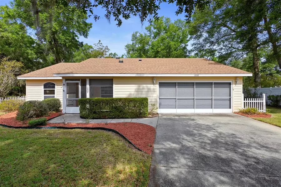 1057 SHADY HOLLOW DR, Deland, FL 32724