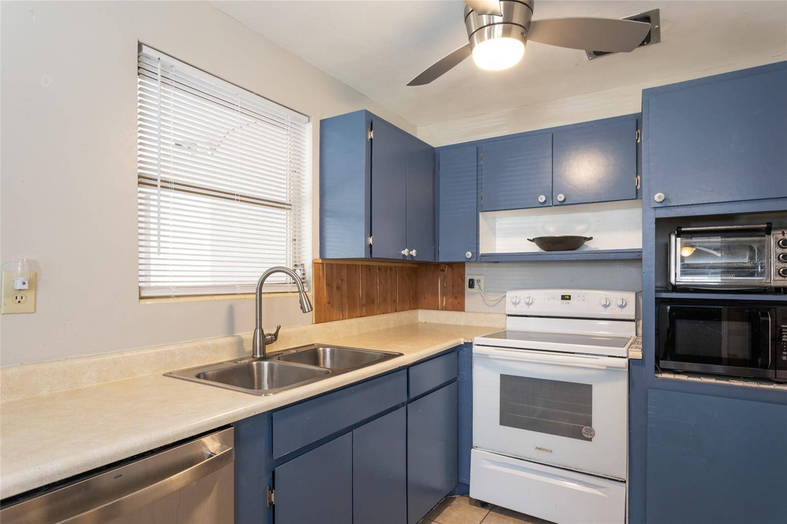 Ormond Beach, FL 32174,1284 VANDERBILT DR