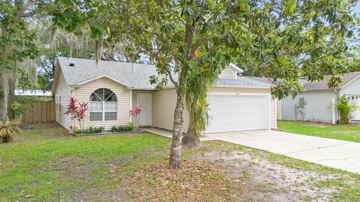 Apopka, FL 32703,910 SHEELER OAKS DR