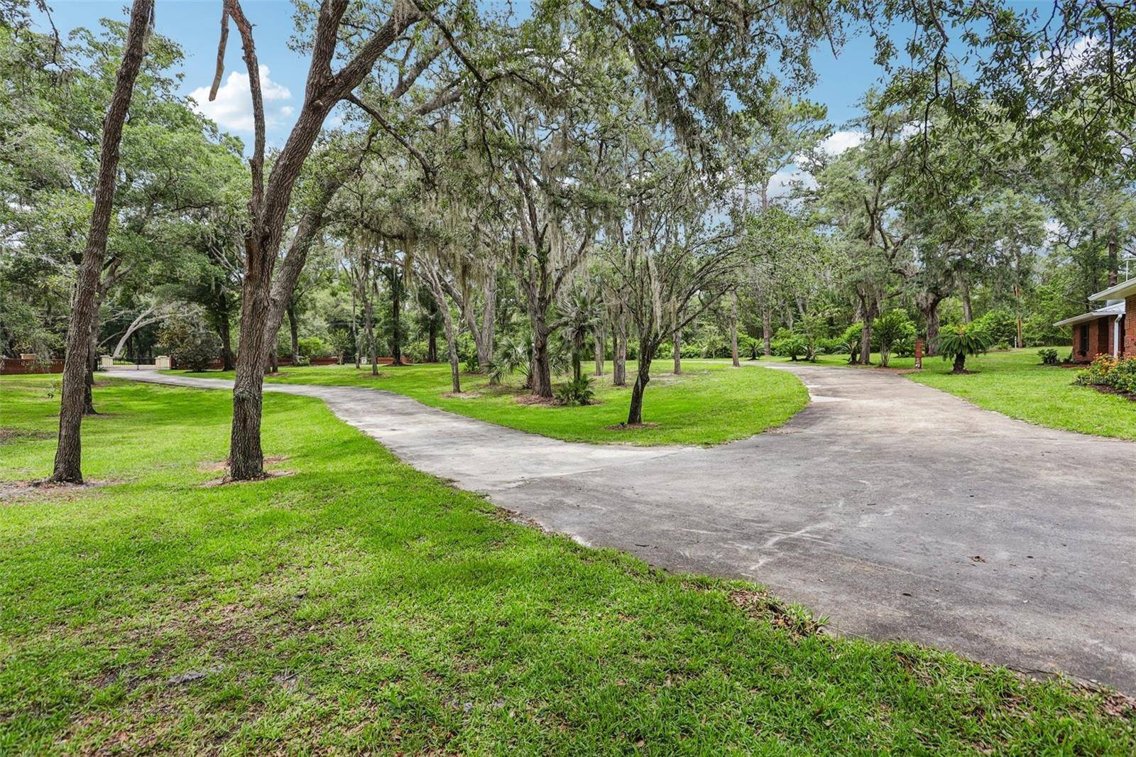 Deland, FL 32720,2221 OAK HILL DR