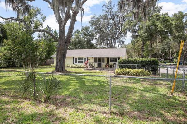 1402 E VOORHIS AVE, Deland, FL 32724