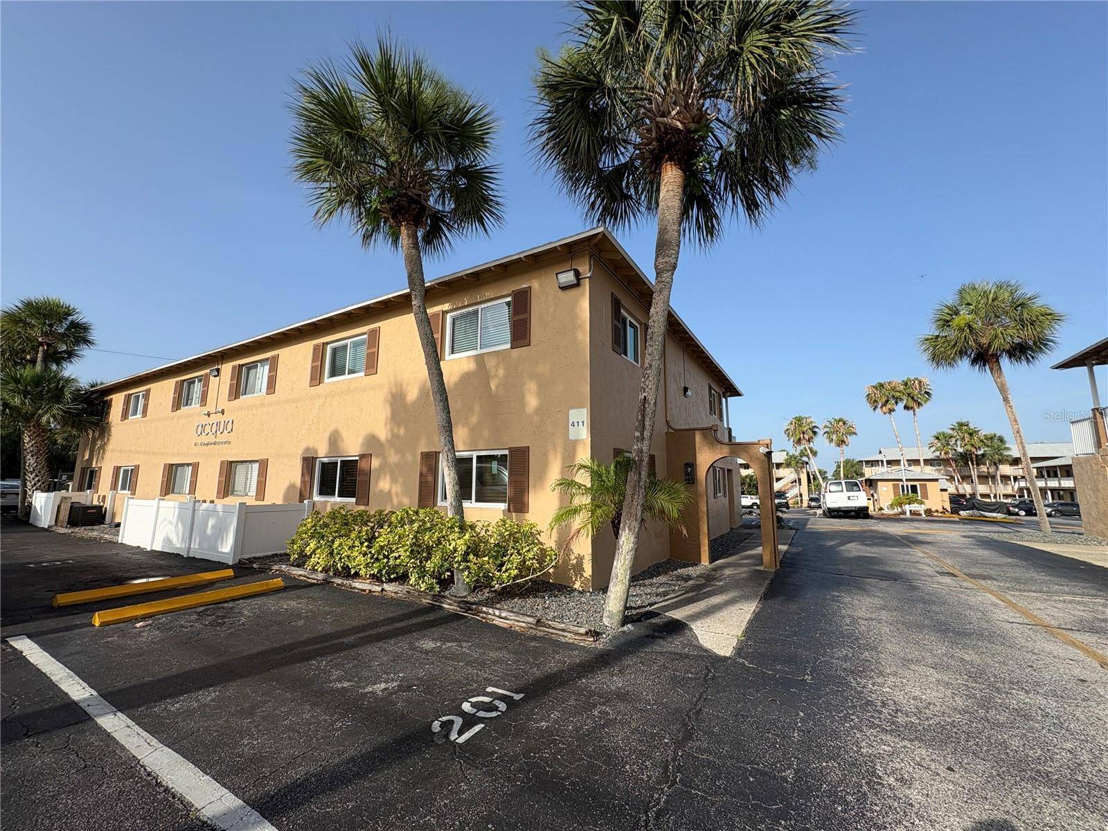 Daytona Beach, FL 32118,411 N HALIFAX AVE #208