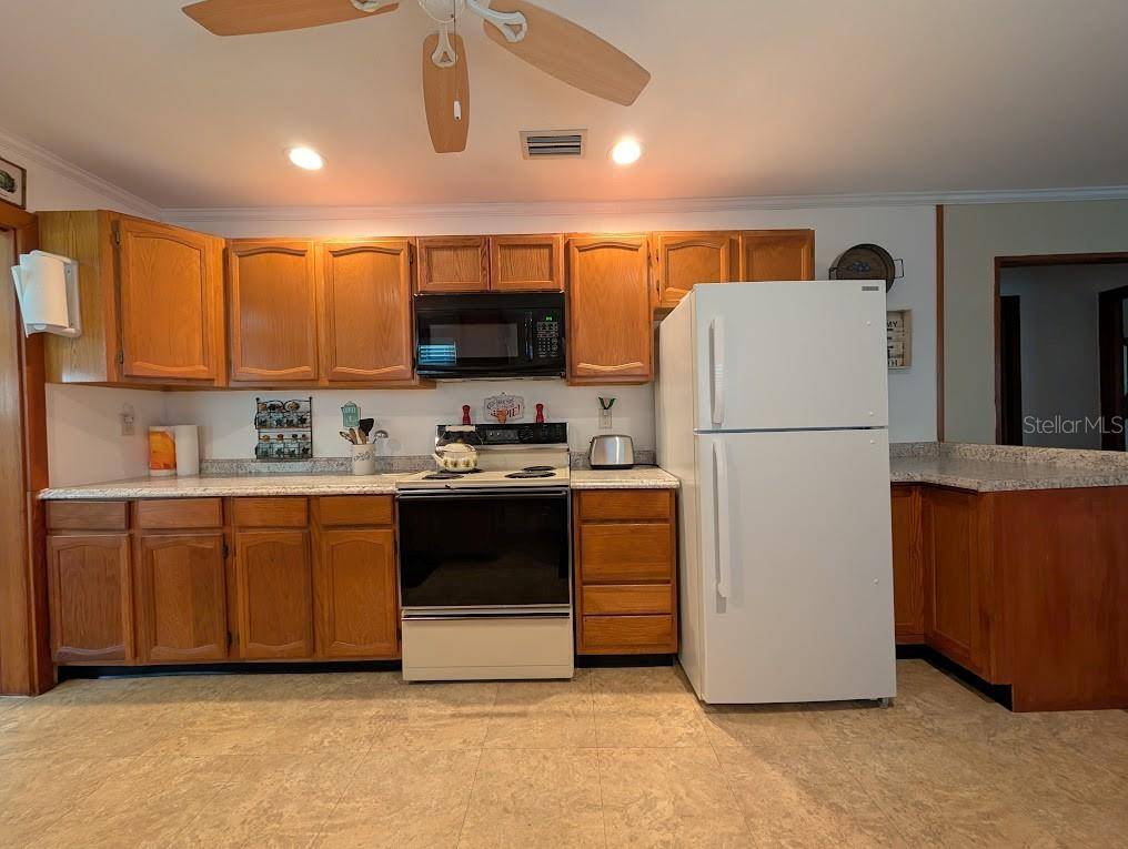 Osteen, FL 32764,942 LEMON BLUFF RD