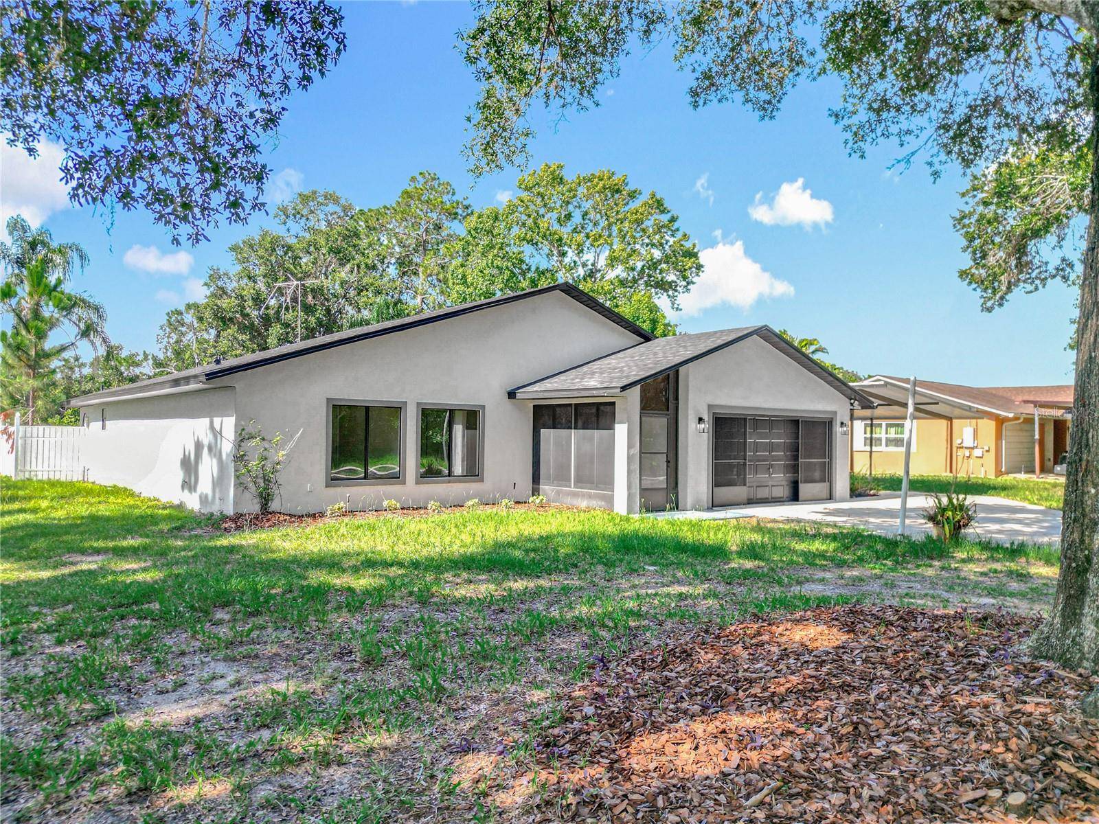 Tavares, FL 32778,28432 TAMMI DR