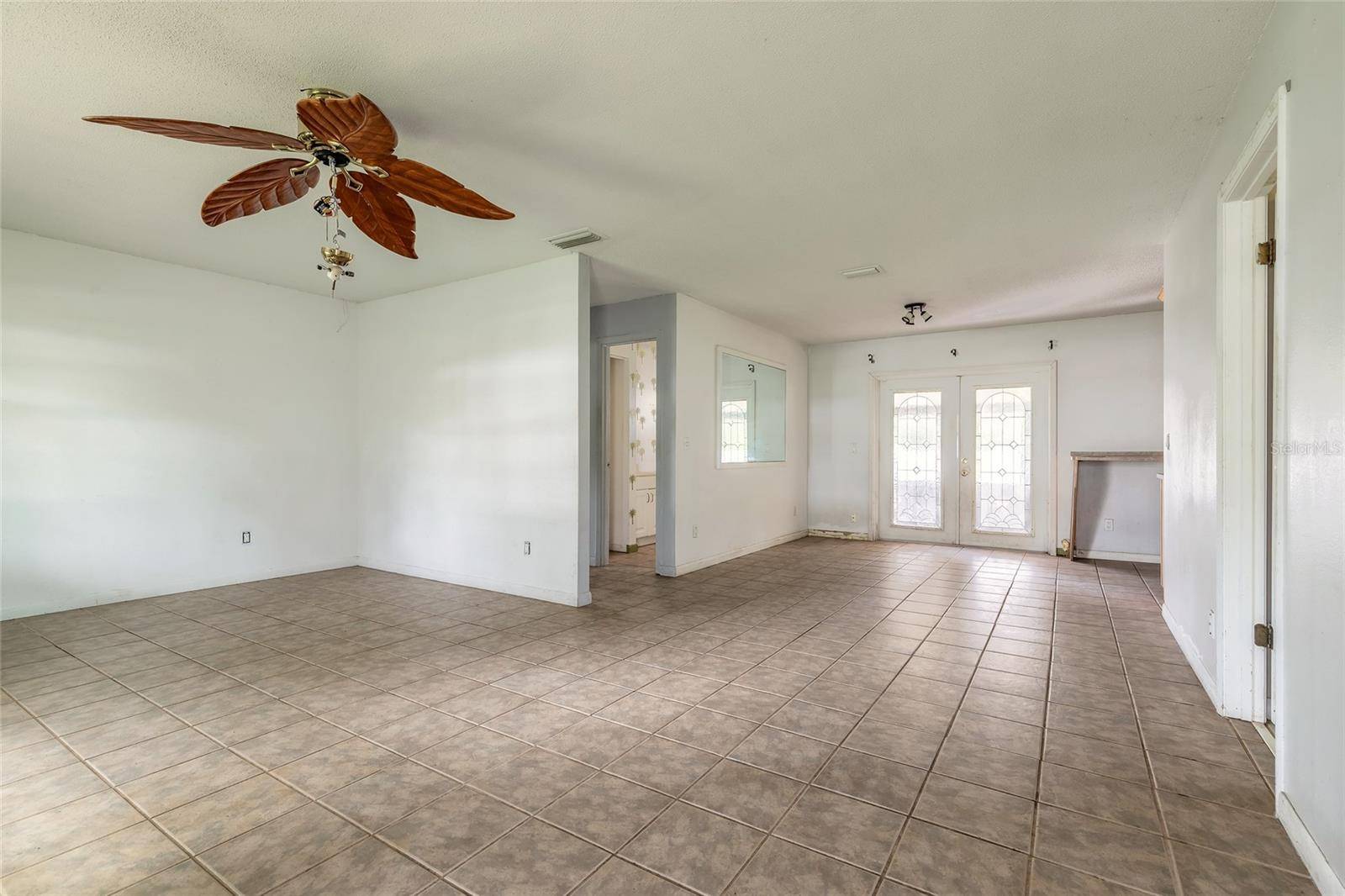 Edgewater, FL 32132,1624 QUEEN PALM DR