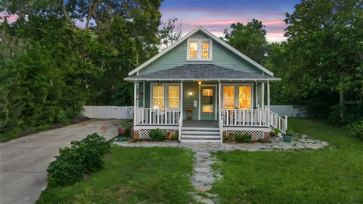 Deland, FL 32720,614 W UNIVERSITY AVE