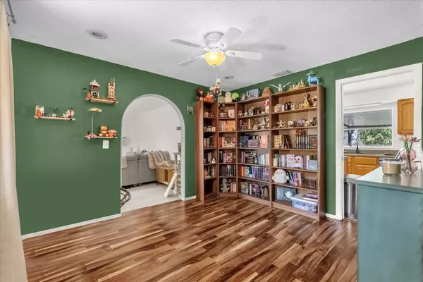 Casselberry, FL 32707,623 SWALLOW DR