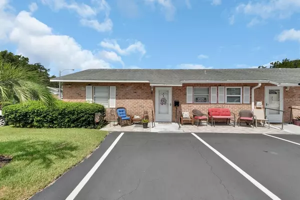 20 FAIRWAY CT #20, Deland, FL 32724