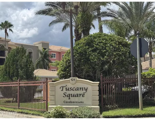 424 LUNA BELLA #432, New Smyrna Beach, FL 32168