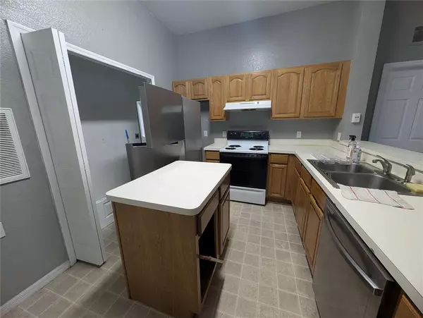 Deland, FL 32720,970 N SPRING GARDEN AVE #214