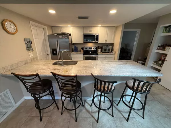 Ormond Beach, FL 32174,922 PARKWOOD DR