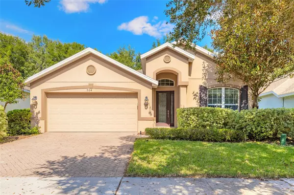 704 PREAKNESS CIR, Deland, FL 32724