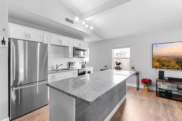 Deltona, FL 32725,610 NARDELLO DR