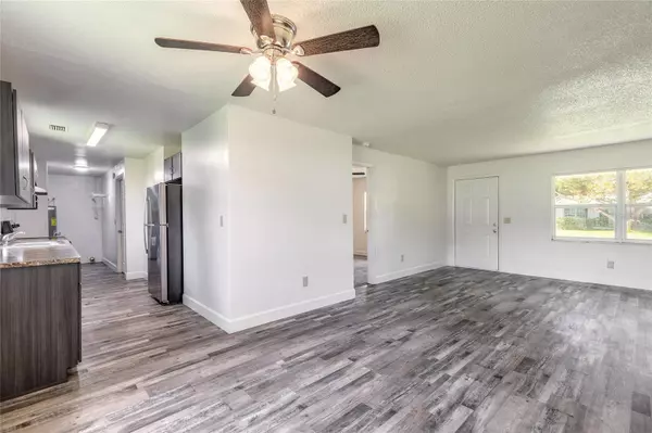 Daytona Beach, FL 32117,901 DAMRON ST