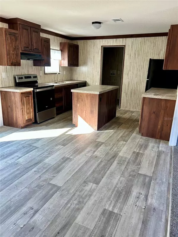 Silver Springs, FL 34488,1540 SE 187TH AVE