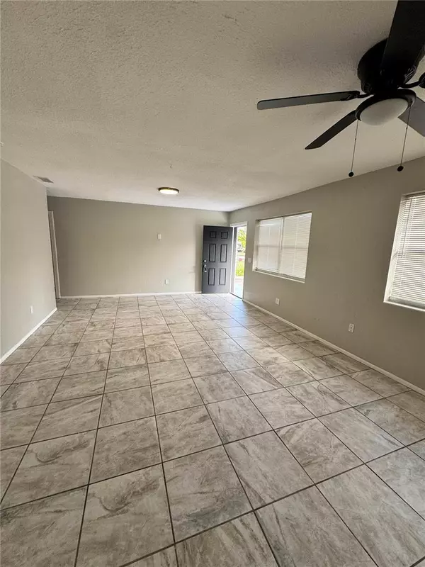 Daytona Beach, FL 32117,820 BERKSHIRE RD