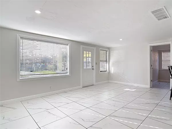 Daytona Beach, FL 32117,941 HARTFORD AVE