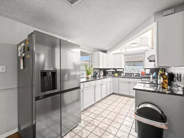 Port Richey, FL 34668,9100 SUFFOLK LN