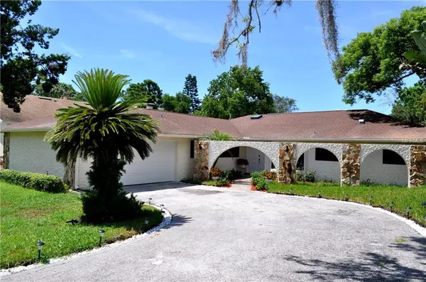 Palm Harbor, FL 34683,831 LAKESIDE TER