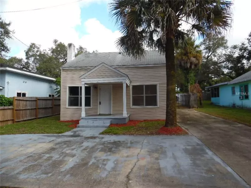 611 E SPRUCE ST, Tarpon Springs, FL 34689