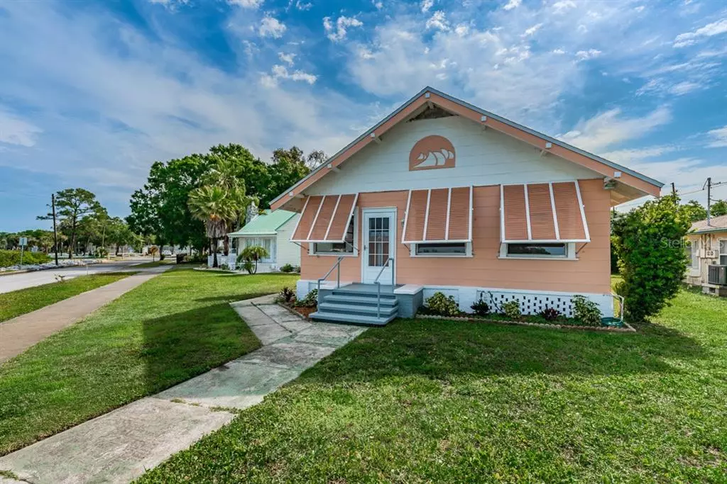 Tarpon Springs, FL 34689,111 BAY ST