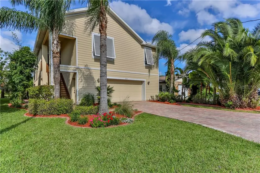 3233 SEA GRAPE DR, Hernando Beach, FL 34607