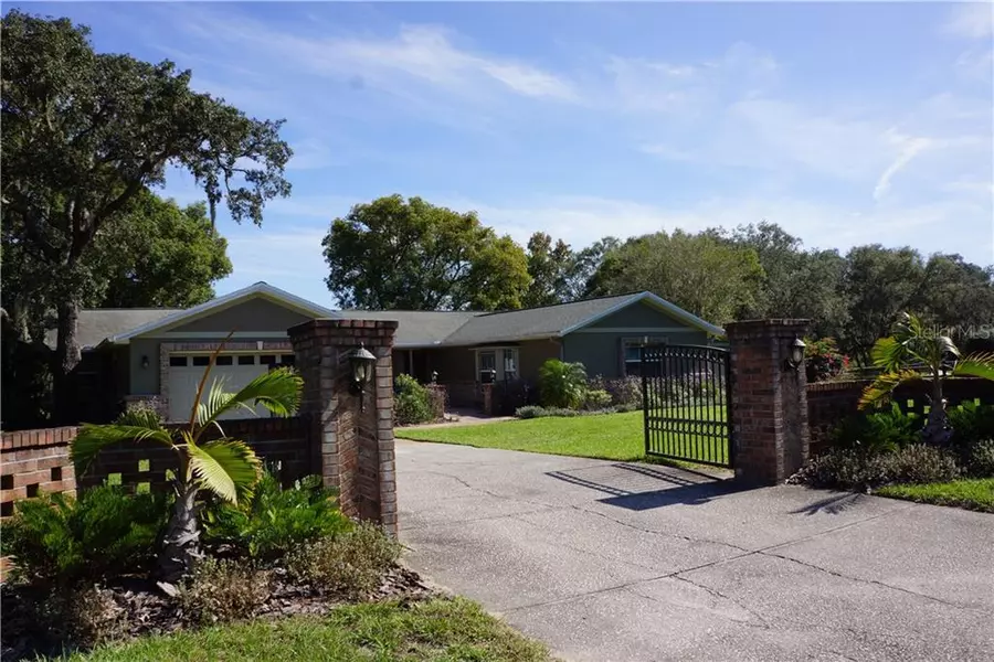 9454 LAKEVIEW DR, New Port Richey, FL 34654