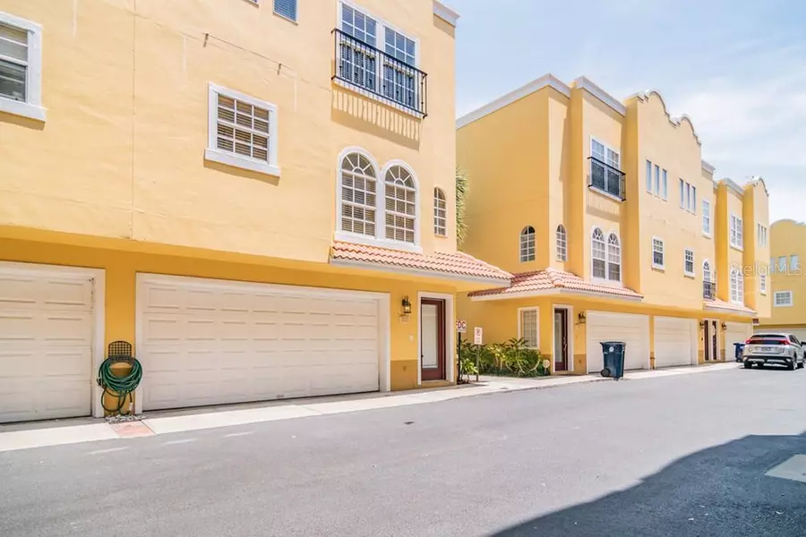 3321 LAS CAMPOS PL, Tampa, FL 33611